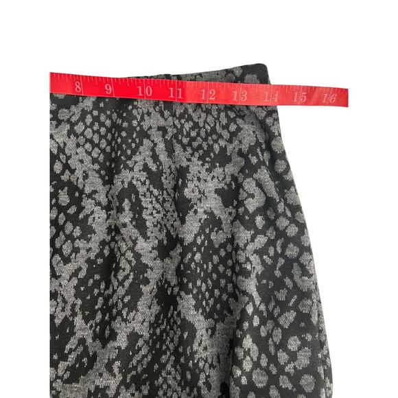 NWT Necessary Objects by Ady Gluck Frankel Fit & Flare Print Gray Skirt Jr-Large - Picture 4 of 5